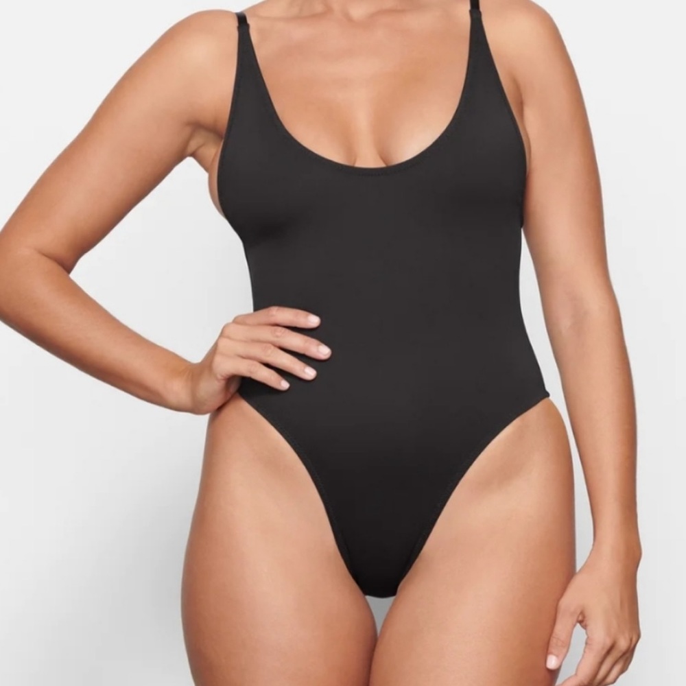 SKIMS NWT Swim Scoop Neck OnePiece - Onyx